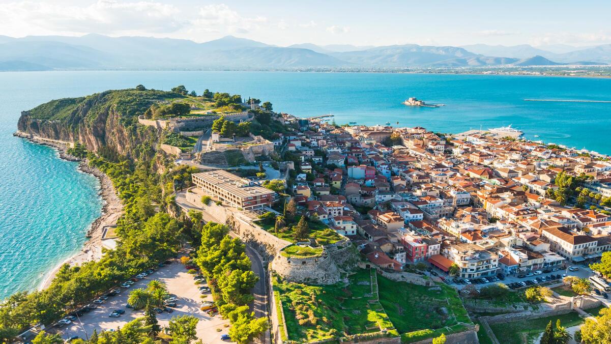 Παλαμήδι και Ναύπλιο στην Πελοπόννησο – Δορυφορικά και επίγεια συστήματα στην Πελοπόννησο από τη ΛΥΡΑ ΑΕΒΕ